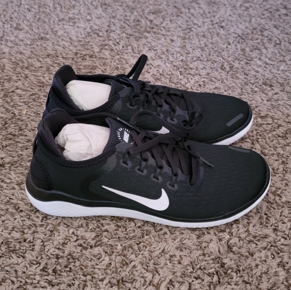 Nike - Picture 2 of 5